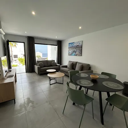 Stunning 2 Bedroom Seafront