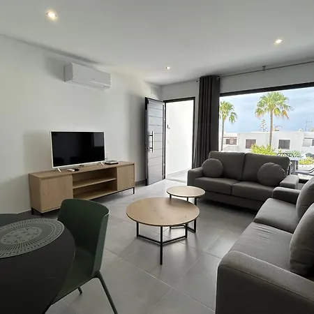 Stunning 2 Bedroom Seafront *