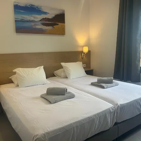 Stunning 2 Bedroom Seafront